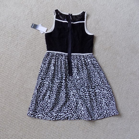 KENSIE LACE POLKA DOT FLOWY DRESS - Picture 3 of 3